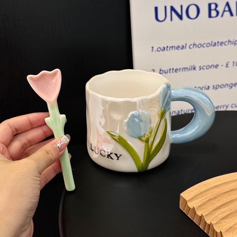 Mädchens Gutaussehende Perlglänzende Tulpen-Keramiktasse mit Löffel für Zuhause Trinkwasserbecher Als Geschenk für Freundin