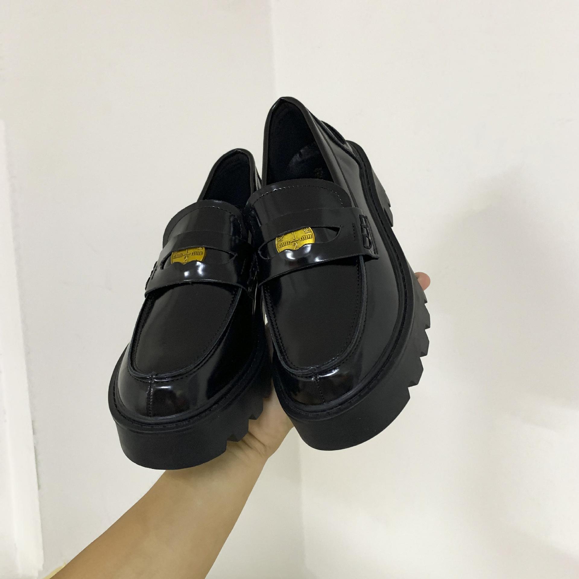 

Срочная вторая доставка! Виноградная мать имеет ту же маленькую золотую монету круглую голову кожаные туфли толстый каблук толстая подошва одинарные туфли лоферы на одном педале женщины 40