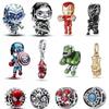 De populära hängberlockerna i 925 sterlingsilver med Disney/Marvel-motiv är perfekta för att skapa originella DIY-armband! Idealisk som s