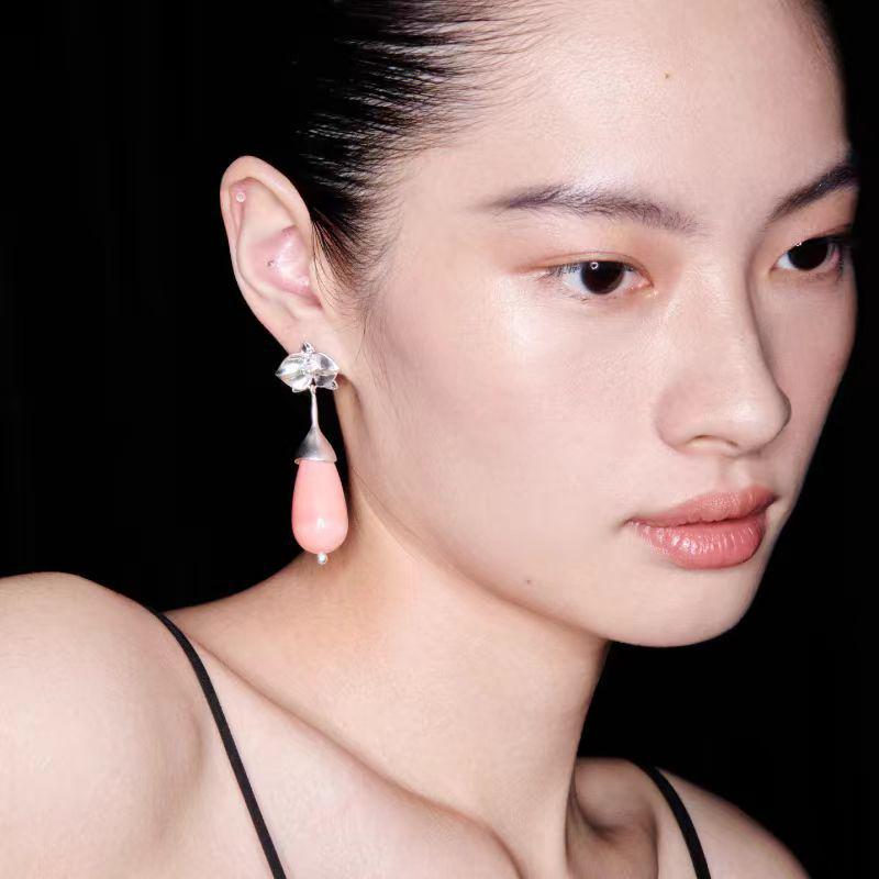 

Elegant Orchid Pink Ceramic Earrings - Luxurious & Stylish Niche Design for Women
