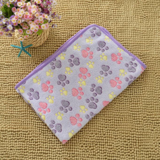 

Плед для питомца из фланели с принтом лап и костей для собаки кошки 60*40CM