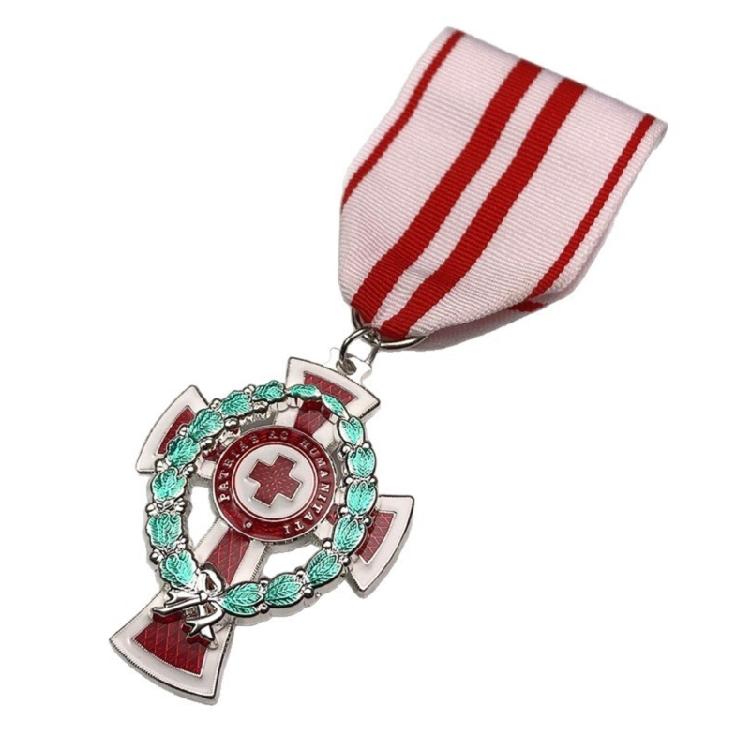 

Militarys Badges Brooch Pin Austro Hungarian Red Crosses Medals Militarys Medals Pin Badges Commemorative Collector 1