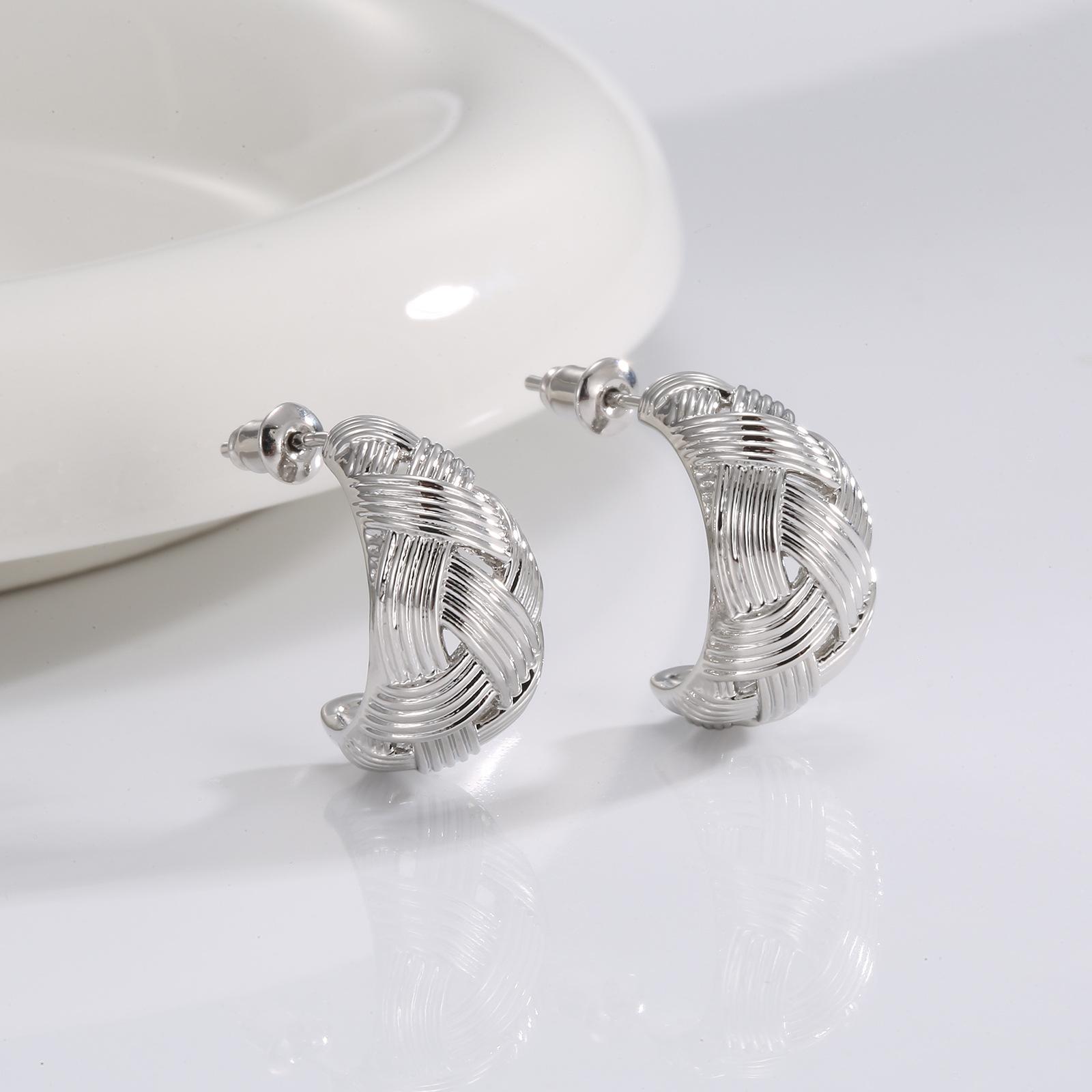 

Серьги в стиле ближневосточных придворных ювелирных украшений, модные серьги OL высокого класса, изысканные и элегантные, полые, переплетенные в твил серьги в форме лунного бутона