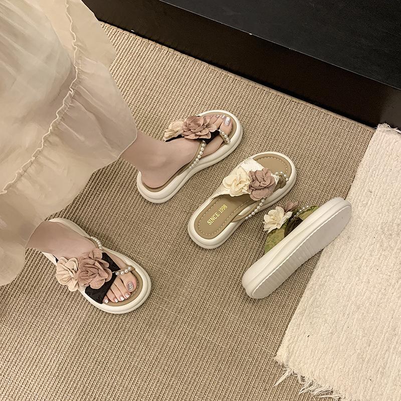Foreign-style flower thick-soled fairy skirt slippers 2025 new summer fashion versatile one-word comfortable slippers beach