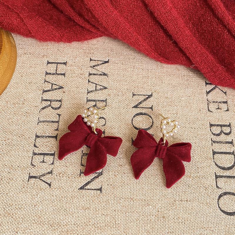 Amber Coffee French Retro Luxury Earrings - Women's Elegant Studs with Niche Design