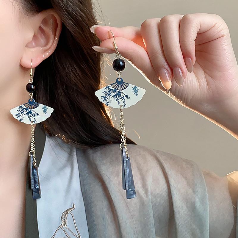 Vintage Fan-Shaped Tassel Earrings, Women'S High-End Personalized Earrings, Versatile Commuting Earrings