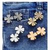 Four Leaf Clover Waist Cinching Buckle, Detachable Nail Free Waist Cinching Button, Jeans Waist Cinching Tool for Reducing Waist Circumference.