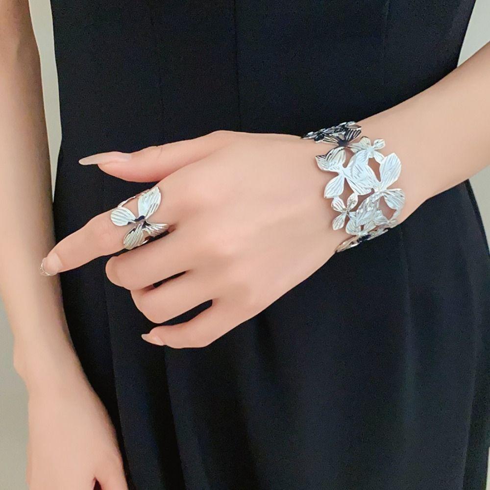 Gold/silver Flower Cuff Bangle Exquisite Open Bracelet Fashion Hollow Bangle  Party