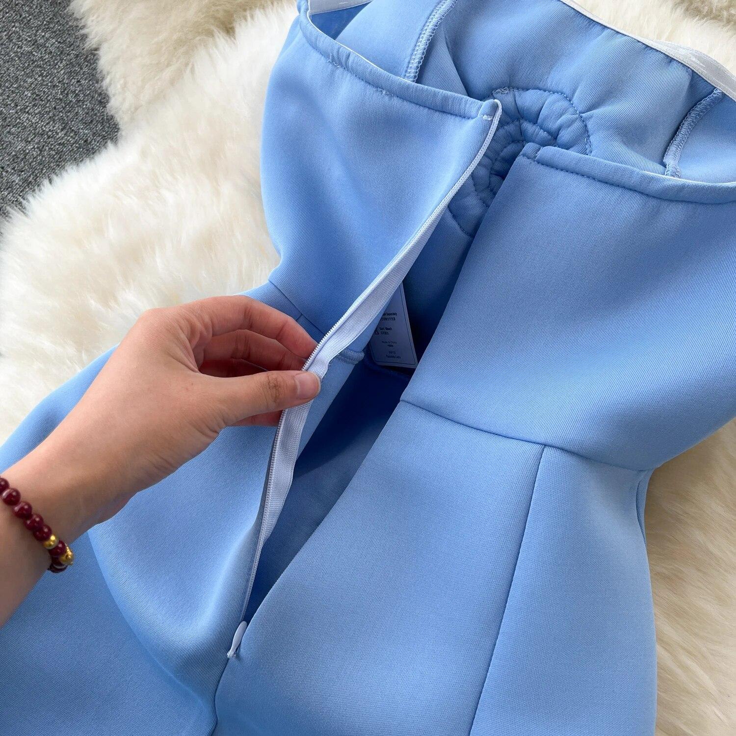 Элегантное платье с открытой спиной и высокой талией — фото 14