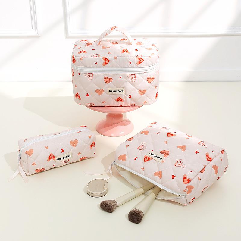 New Butterfly Love Flower Cosmetic Bag Fashion Quilted Cosmetic Bag Bow Flower Cosmetic Bag Large Capacity High Sense