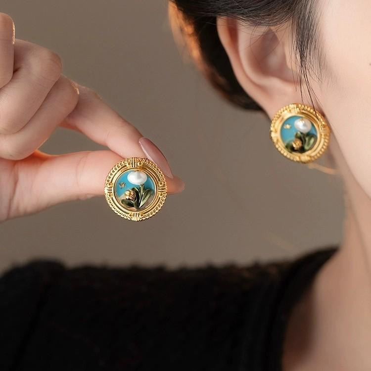 Medieval Monet Style Natural Freshwater Three-Dimensional Flower Stud Earrings Women'S Light Luxury High-End Earrings Exquisite Ear Jewelry