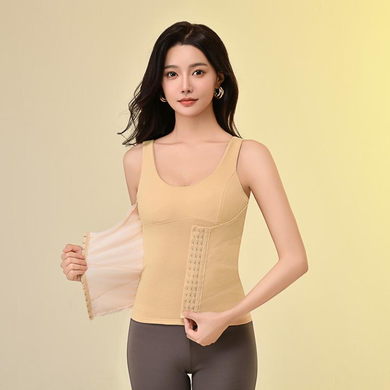 

Женский терможилет из бархата с нагрудной подкладкой - теплый, в наличии большие размеры 3XL (115-135 lbs) бежевый