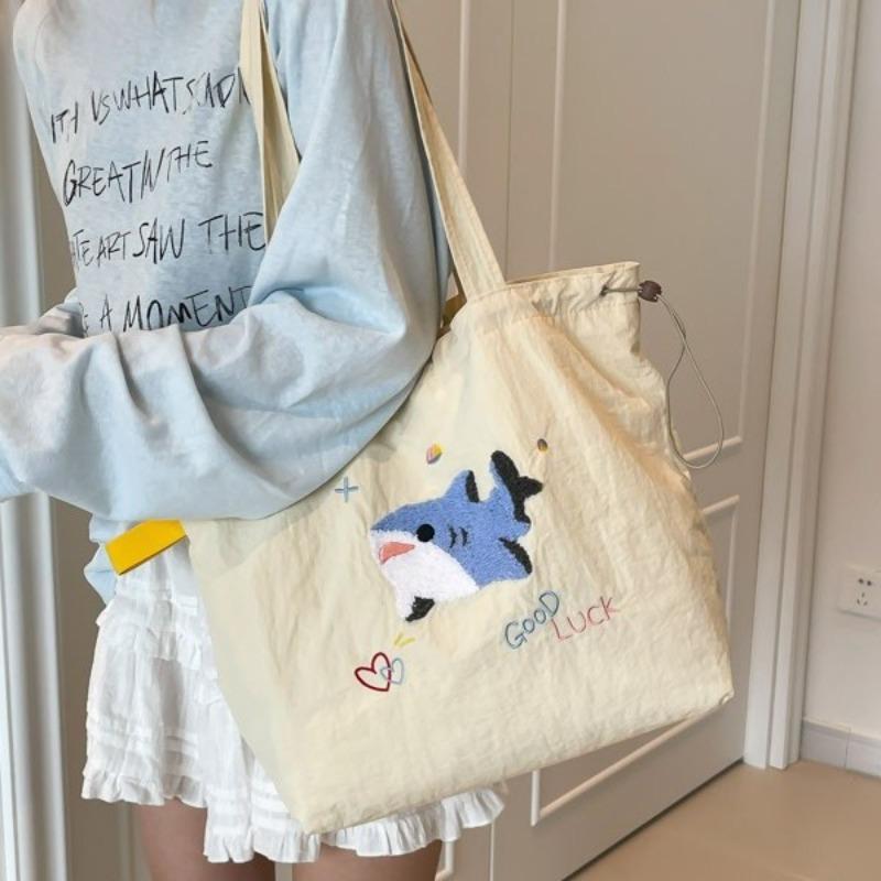 New Nylon Cute Girl Embroidered Shoulder Bag Student Class Bag Literary Hand Canvas Bag Tide