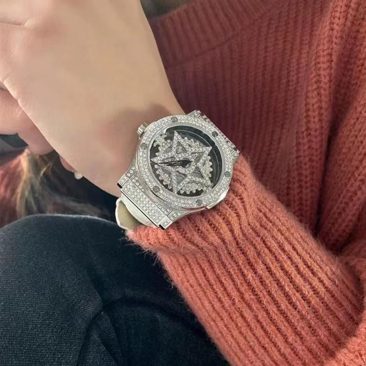 Damen Uhr Rad 360 ° Drehung Fünf Sterne Hohl Voll Strass Weiblich Uhr Uhren