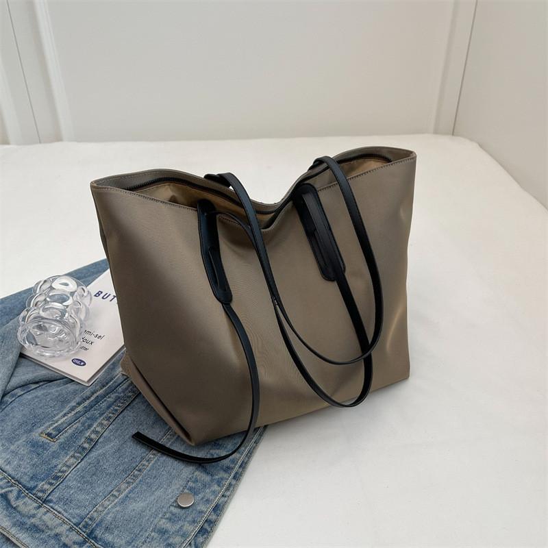 IELGY Large Capacity Oxford Cloth Contrast Color Shoulder Bag Commuter Underarm Bag Portable Tote Bag