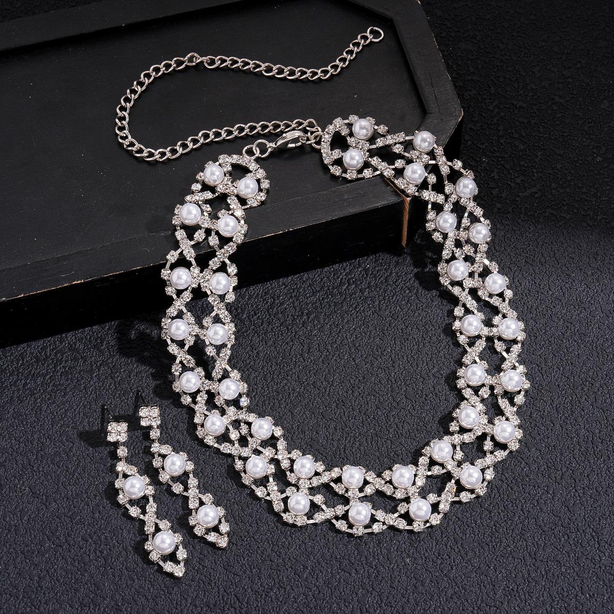 Two-piece set of diamond imitation pearl hollow flower neck chain temperament collarbone necklace