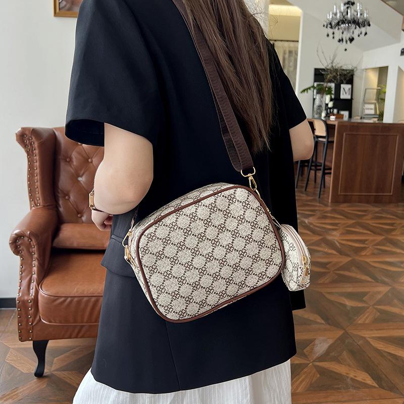 2024 Spring/Summer Women's Personalized Casual Crossbody Fashion Shoulder Bag - Small Square Design
