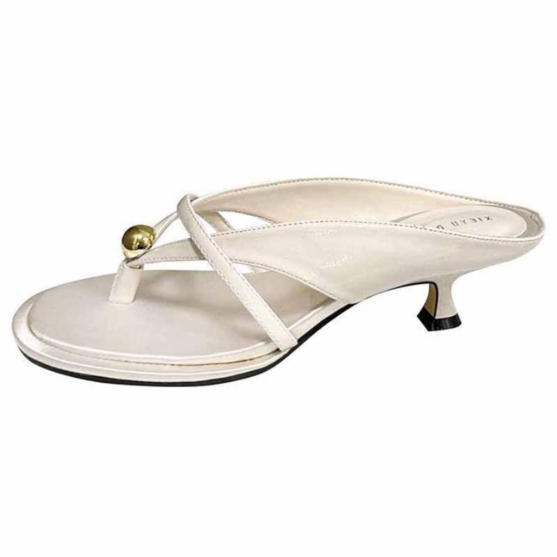 Fashion Luxury Metal Decoration Brand Slippers Women Fashion Cross Tied Kitten Heel Designer Shoes Comfortable Clip Toe Beach Flip Flops