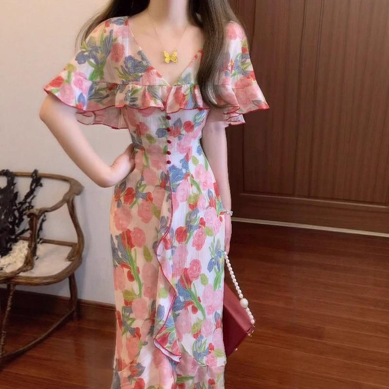 French vintage floral V-neck ruffled dress for women, summer vacation style, waist-cinching, asymmetrical long dress