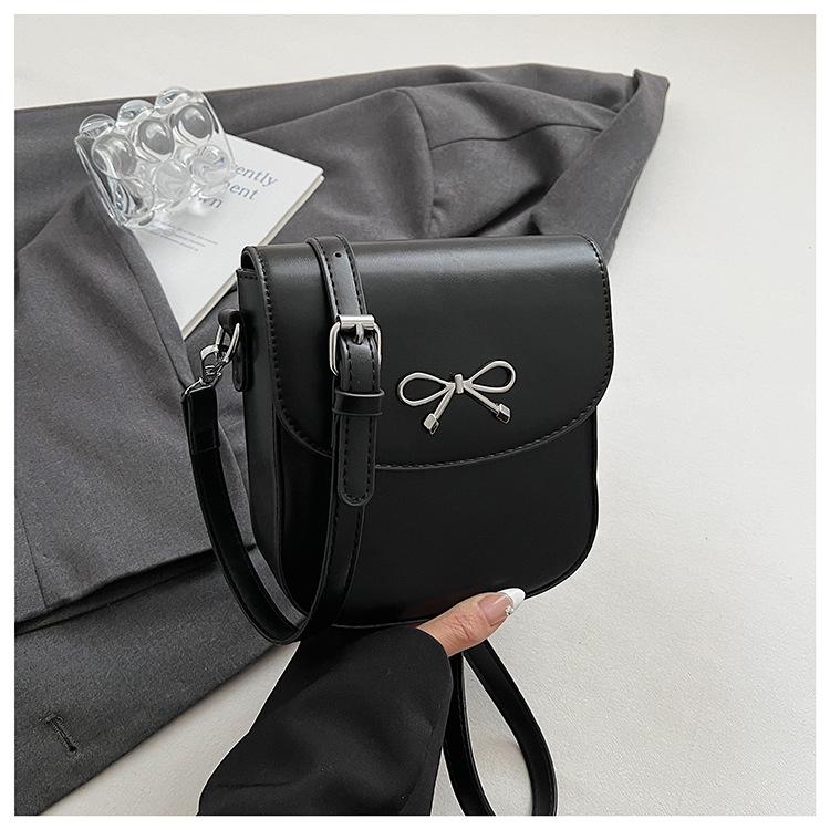 

Korean version bow saddle bag small bag women s 2025 new niche design messenger bag versatile commuter shoulder bag чёрный