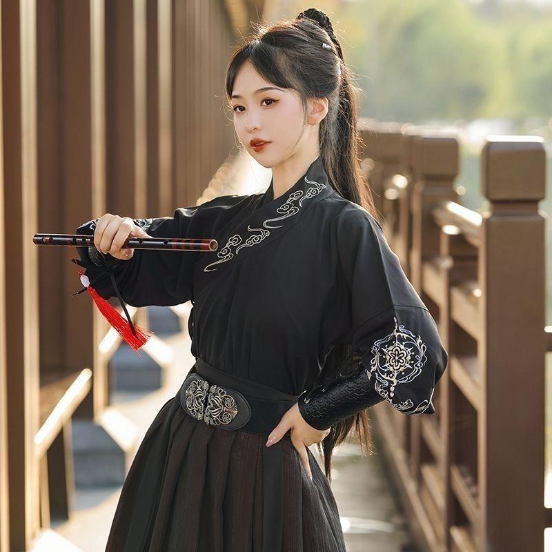 China Hanfu Swordsman Kjekk kul daglig broderidrakt i kinesisk stil