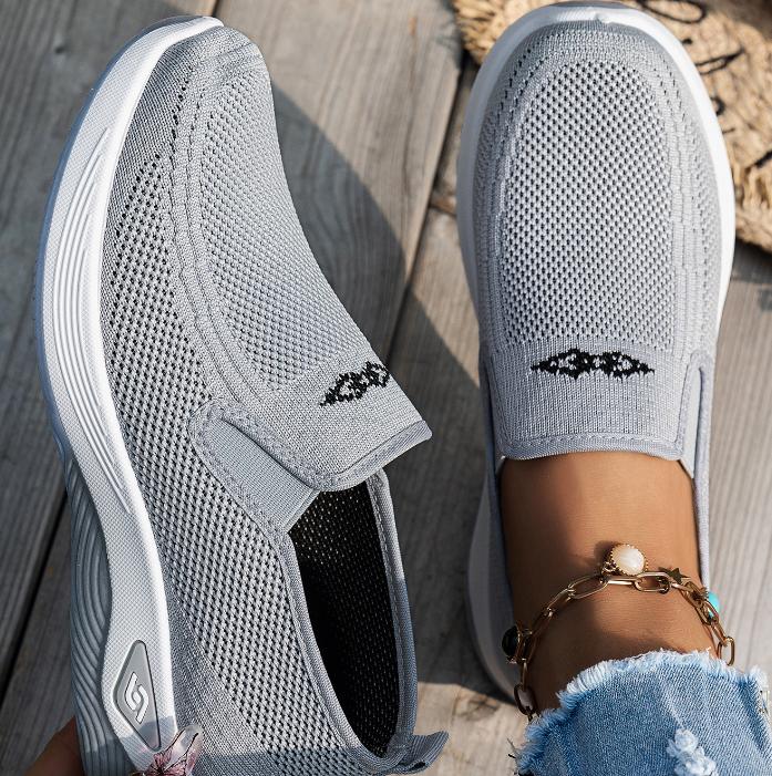 Women Breathable Knit Slip-On Sneakers Lightweight, Comfortable Walking Shoes All-Season Casual Outdoor Activities