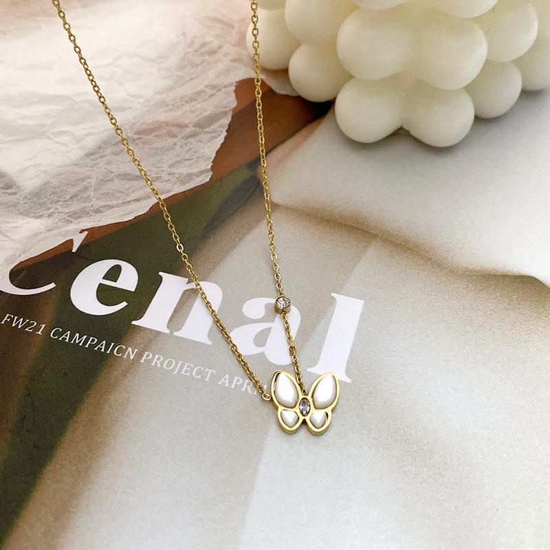 Butterfly Necklace with Mother of Pearl Pendant - Versatile High-End Sweater Chain for Autumn/Winter Jewelry