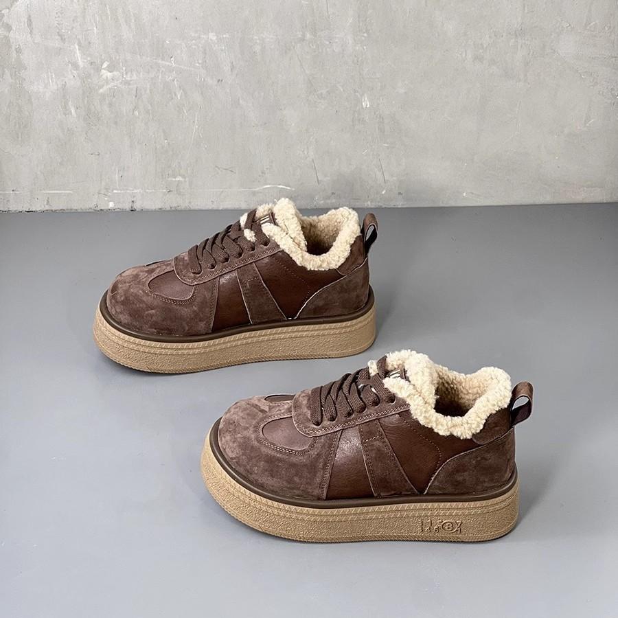 Thick-soled Fleece Board Shoes 2025 Autumn and Winter Women's Shoes New Retro Sports and Leisure Shoes Fleece Shoes Women's Training Shoes