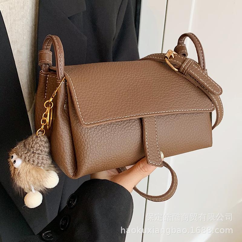 High-end small bag women's autumn 2025 new niche design versatile messenger bag popular this year small square bag