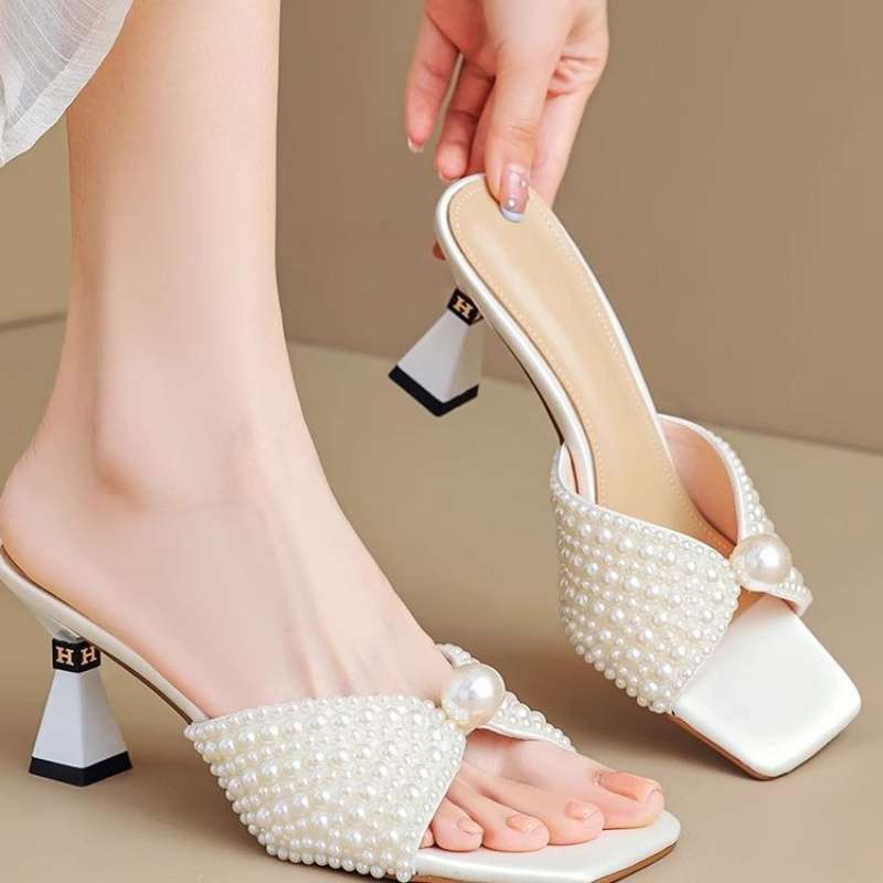 BrandNew HotSeason Style Versatile Pearl Commuting Temperament Mid-heel Slim Heel Open-toe Sandal Slippers for Women