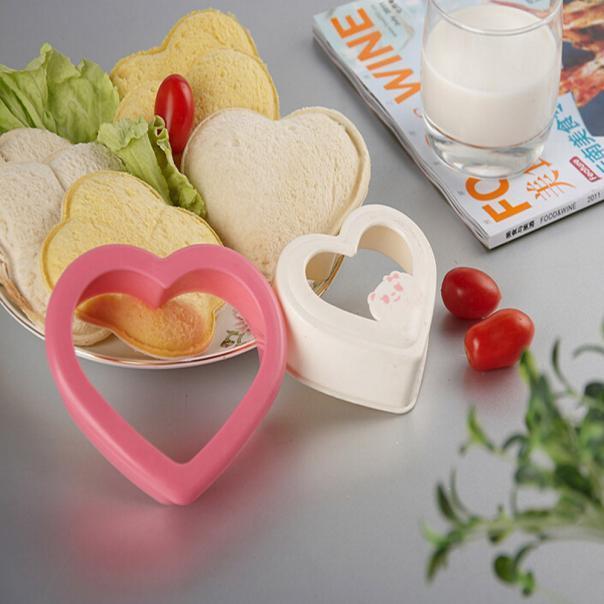 (Nikita) Sandwich Mold Shape Making Love Toast Bread Mould Mould Box