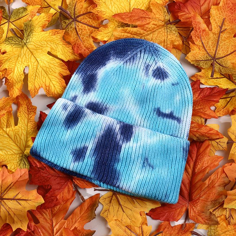 New gradual change tie-dye wool hat women's thickened warm rainbow knitted hat explosion
