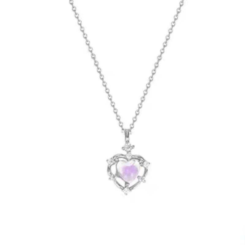 Moonstone Heart-Shaped Clavicle Chain Necklace for Women - Sweet, Elegant 2023 Design