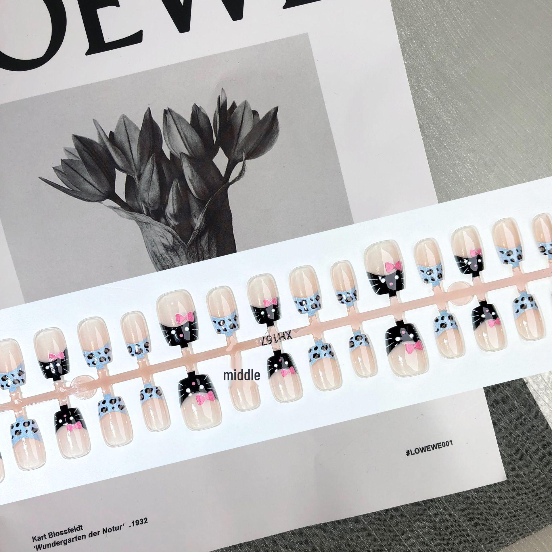 

Sweet Y2K French Blue Leopard Print Cat Press-On Nails - Short & Modern Nail Art Patches