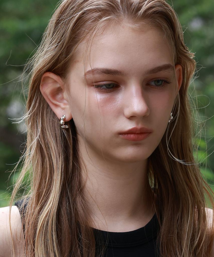 Reindeer Murmur Earring 03