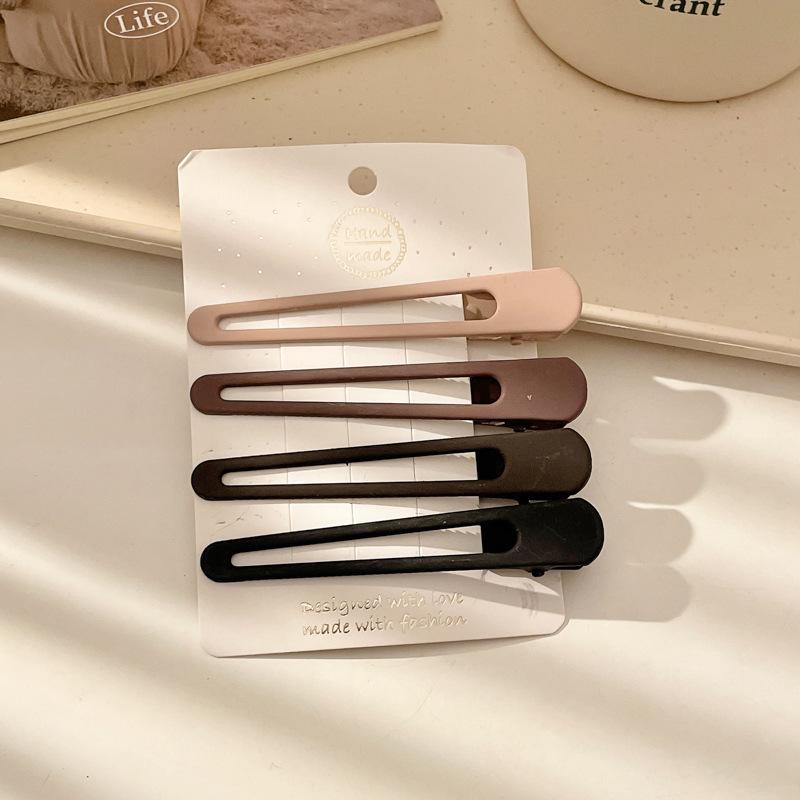 Pink Dopamine Hair Clip: Y2K Seamless Round Hairpin - Cute Small Side Clip for Women’s Bangs