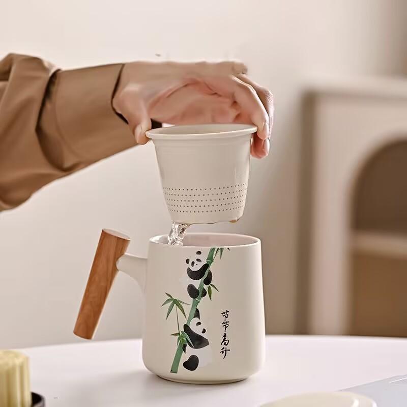 Panda Tea Separation Tea Cup Ceramic Water Cup With Lid Chinese Creative Ceramic Cup With Gift Box