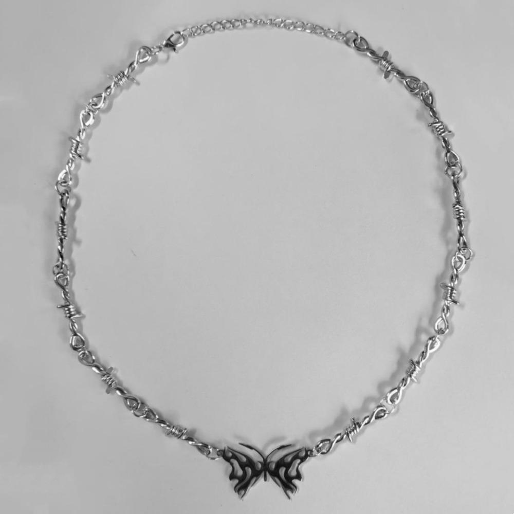 

Personality Hip-hop Style Hollowed-out Black Butterfly Pendant Necklaces for Woman Men Thorny Collarbone Chain Hot Girl Jewelry