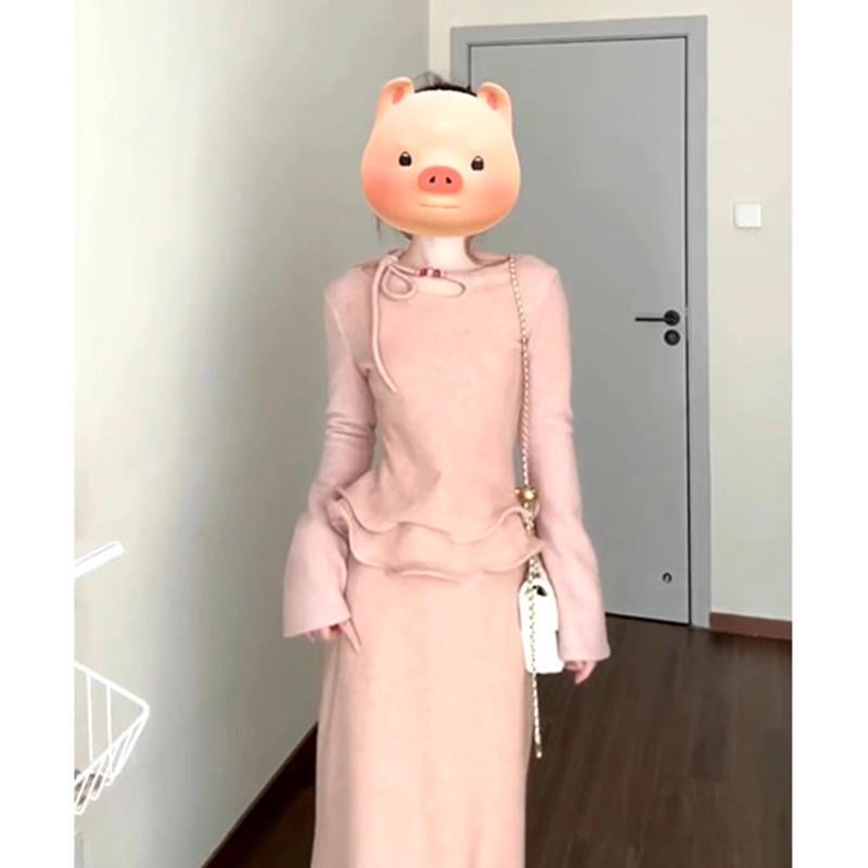 Gentle Style French Two-Piece Set: Slim-Fitting Pink Long-Sleeve Top & High-Waisted Skirt - Autumn/Winter 2025 Collection