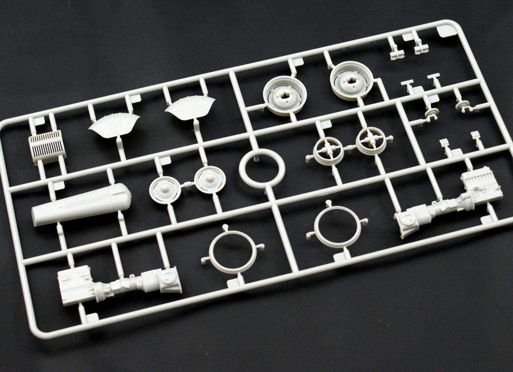 Thunder Model 1/35 Scale US Army Case Military Tractor VAI Plastic Model TB35001