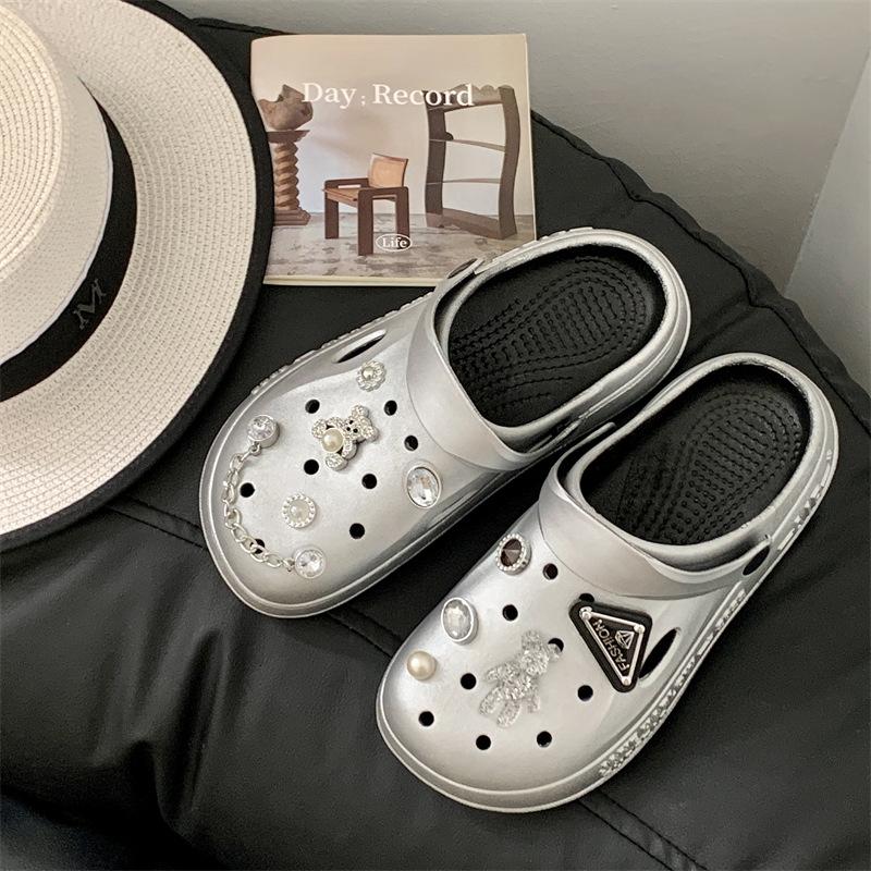 

Thick-soled hole shoes for women, non-smelly outside, non-slip and breathable feet, two outdoor bag heads, women s cool slippers, summer 36-37 [One size smaller]