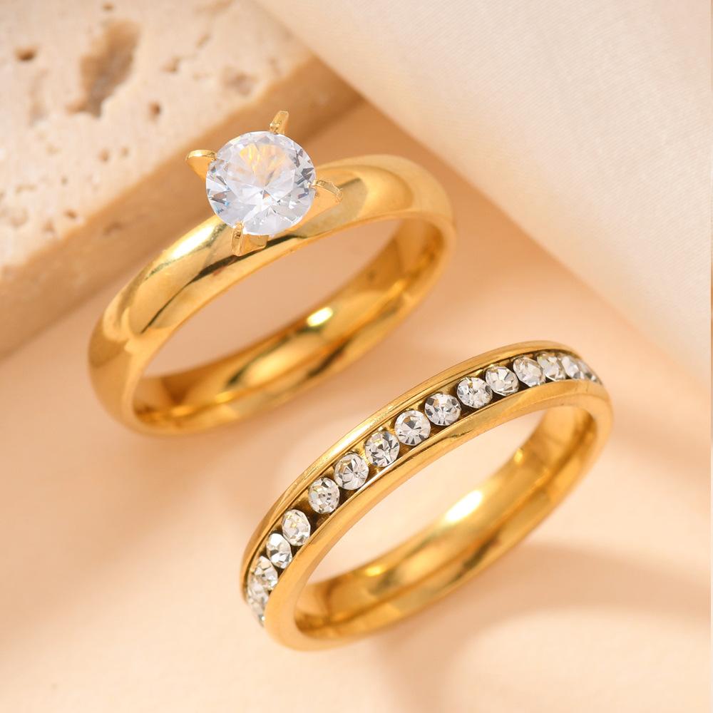 

Эксклюзивные украшения из нержавеющей стали Легкая роскошь Мода Парные кольца Корейский стиль Кольцо с инкрустацией бриллиантами Набор из двух частей Оптовая продажа от фабрики 9No.