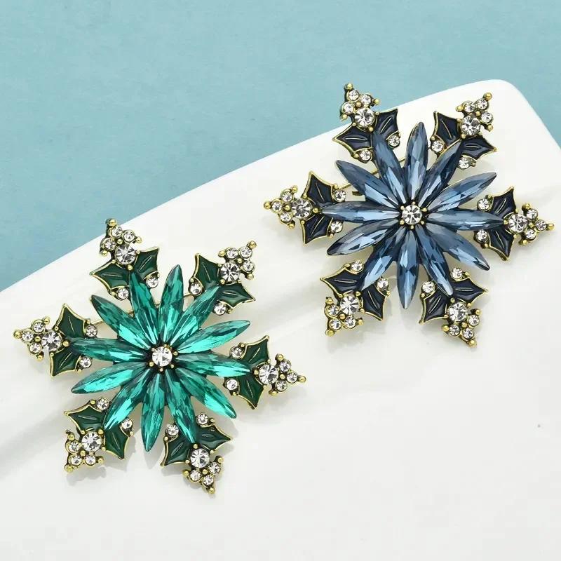 Świąteczna Broszka Płatek Śniegu, Damska Dekoracja Swetra Sukienki Kwiat na Klatkę Piersiową, Wszechstronne Akcesoria na Świąteczną Atmosferę