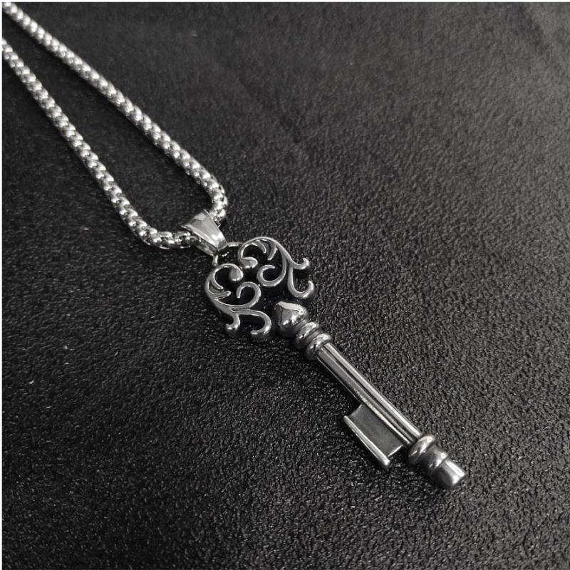 A Titanium Steel Key Pendant, Punk Necklace, Retro Trendy Men'S And Women'S Stainless Steel Cast Totem Pendant