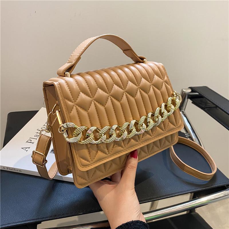 Роскошная женская сумка через плечо с толстыми цепочками из искусственной кожи — фото 5