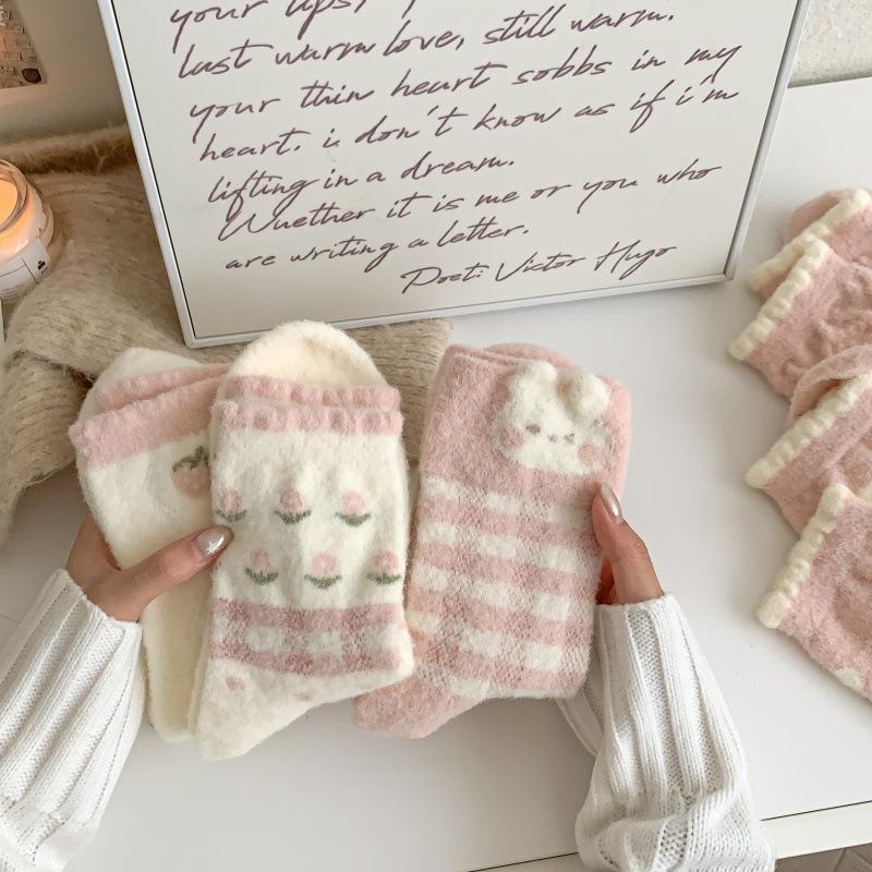 A Pair of Sweet Thickened Socks Pink Strawberry Soft Skin-friendly Warm Sleeping Socks Relief Home Socks Clothing Accessories