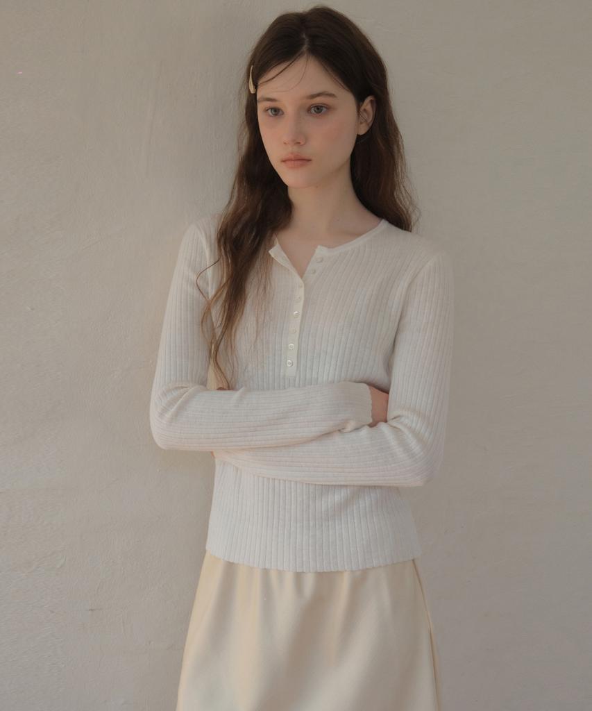Aueonoseuteljia Deep Henry Neck Knit_Ivory(Oc26Kn01)