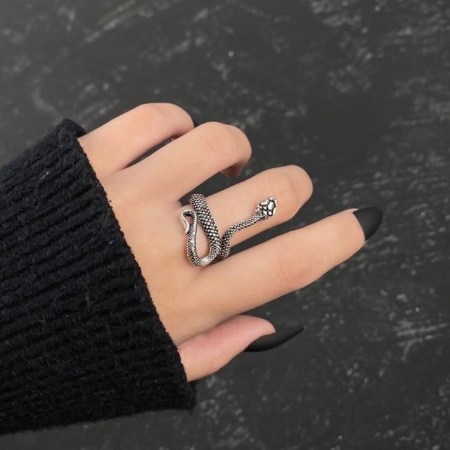 Retro For Women Punk Butterfly Heart Rings Set Retro Gothic Ancient Color Color Dice Angel Wings Charms Finger Rings JewelryVintage Rings