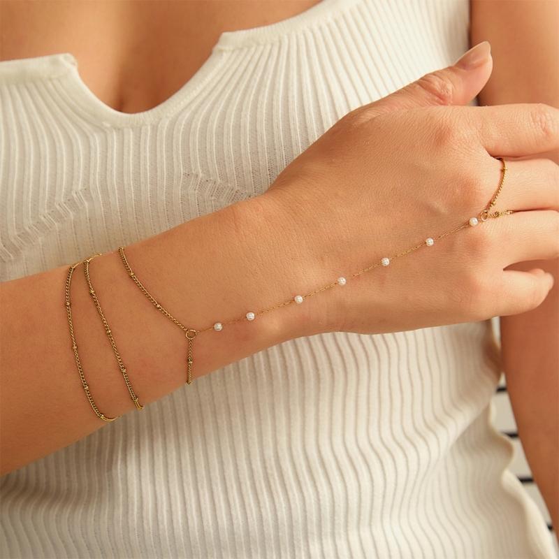 Unique Women Multilayer Rings Chain with Finger Linked Bracelet Stylish Chain Bracelet Suitable for a Fashionable Look