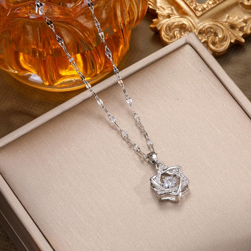 Dynamic Heart Star Zircon Titanium Necklace: Women's Luxurious Niche Design Clavicle Chain